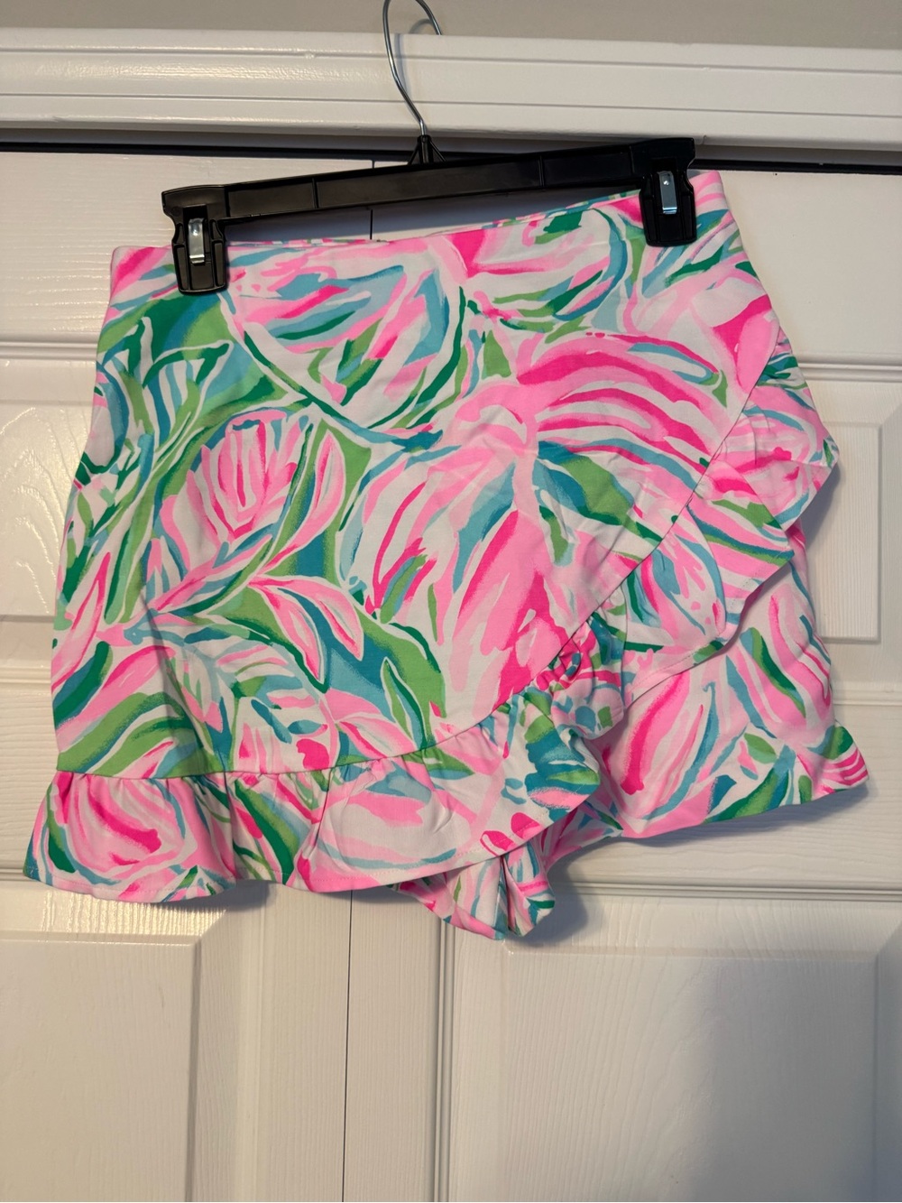Lilly Pulitzer Pink Green Floral Ruffle shorts